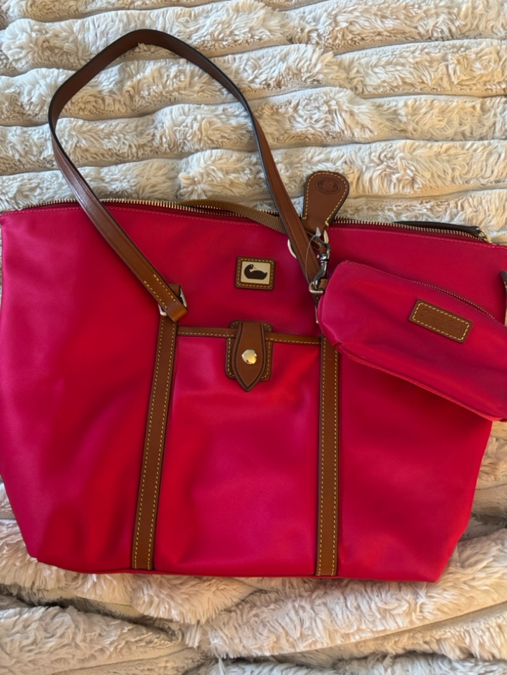Dooney & Bourke Wayfarer Nylon Zip Tote Fuchsia accents Brown leather Trim NWT - Picture 12 of 12